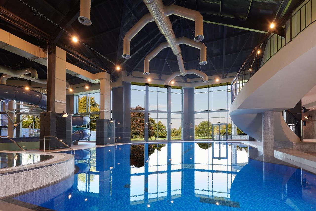 Cameron House On Loch Lomond Alexandria Esterno foto The interior of the pool