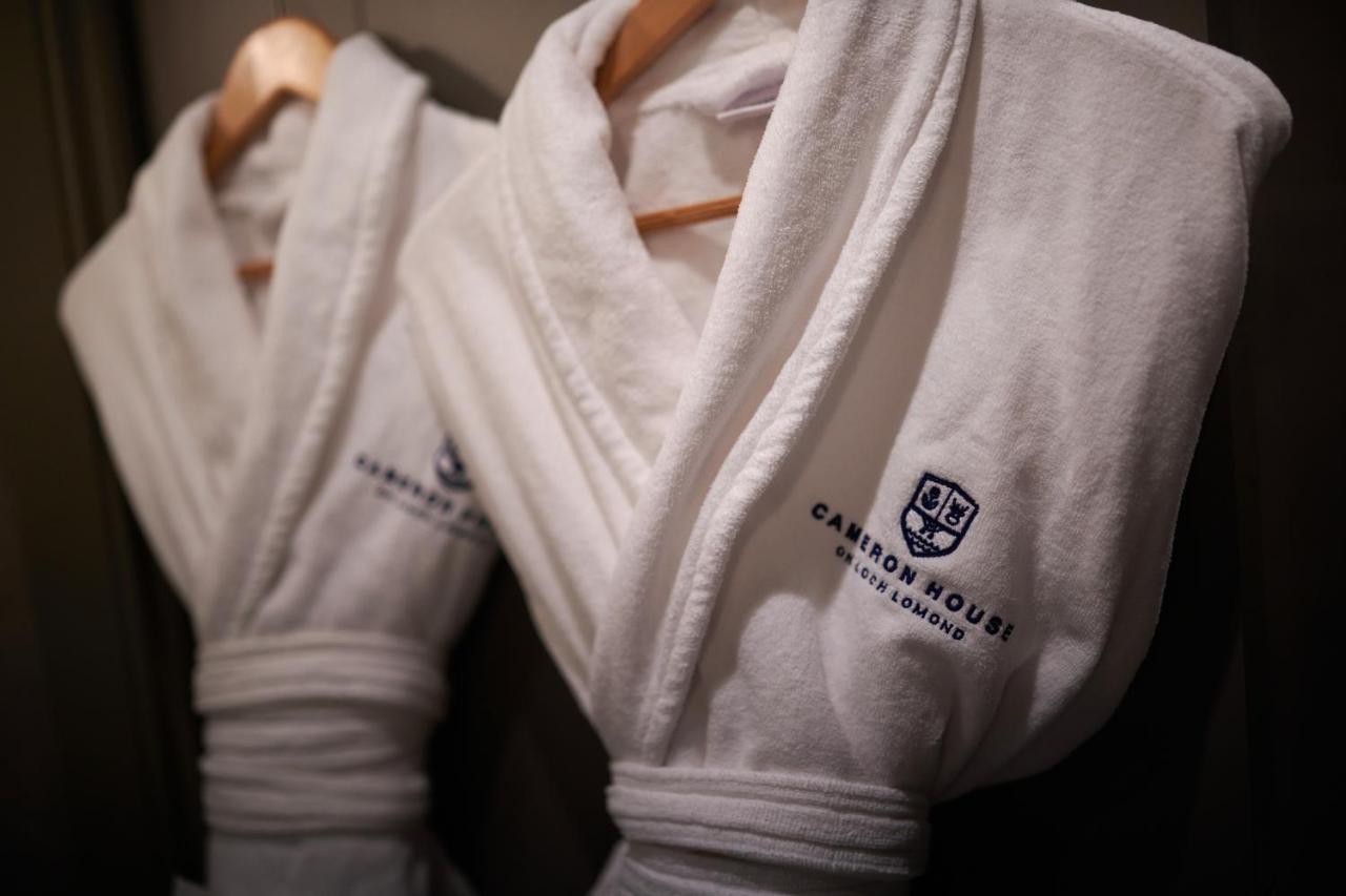 Cameron House On Loch Lomond Alexandria Esterno foto A bathrobe