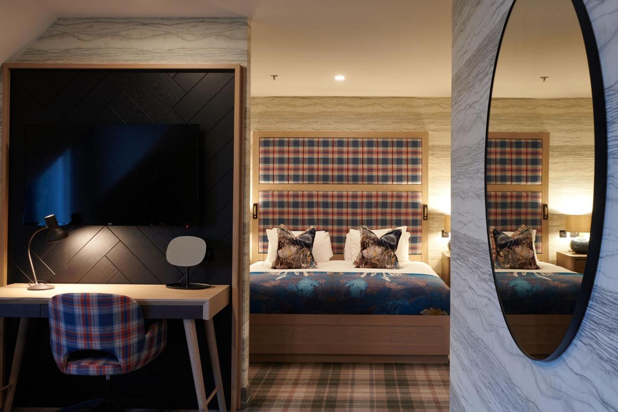 Cameron House On Loch Lomond Alexandria Esterno foto A bedroom at the hotel