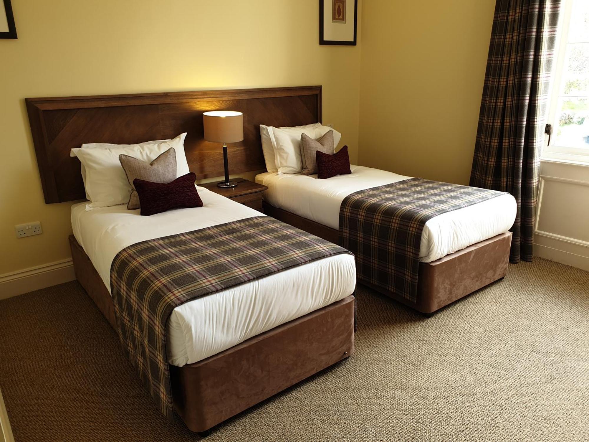 Cameron House On Loch Lomond Alexandria Esterno foto A twin room