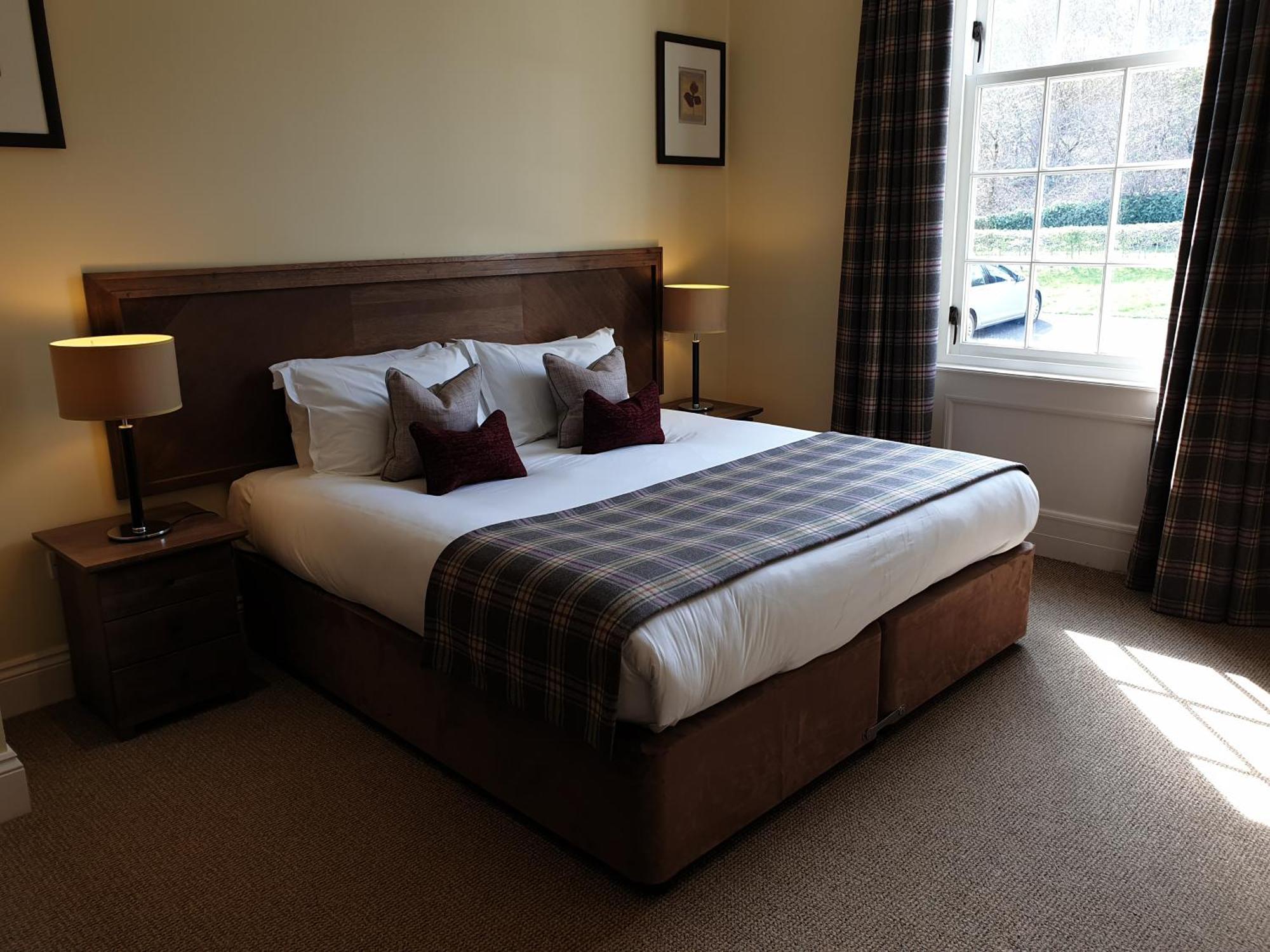 Cameron House On Loch Lomond Alexandria Esterno foto A bedroom at the hotel