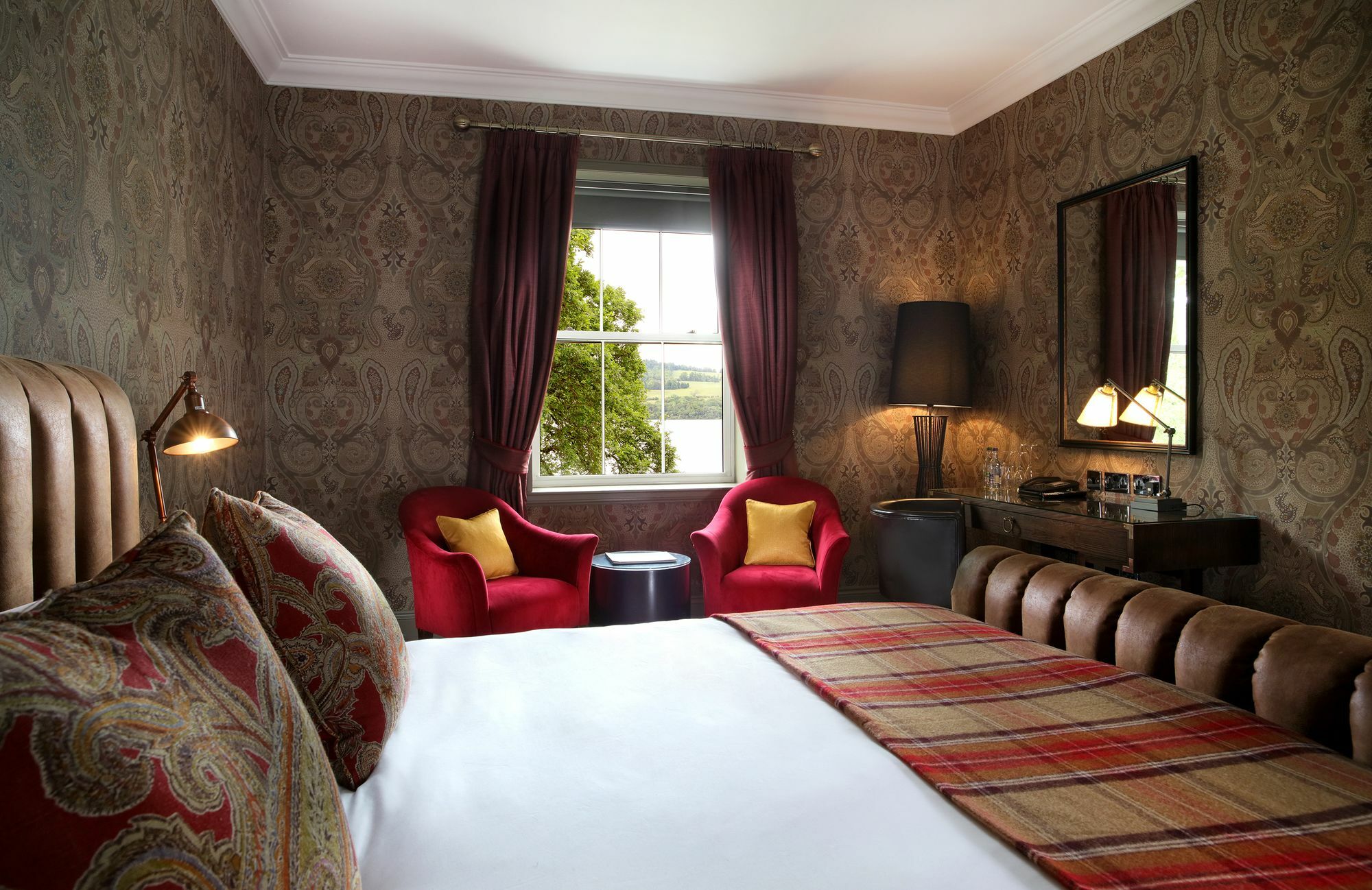 Cameron House On Loch Lomond Alexandria Esterno foto A bedroom at the hotel